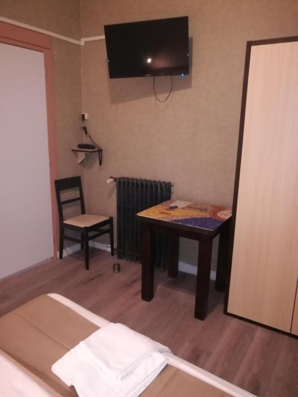 Hotel Renova Нант Экстерьер фото