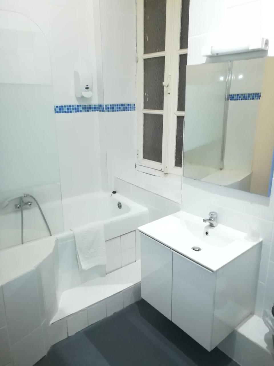 Hotel Renova Нант Экстерьер фото